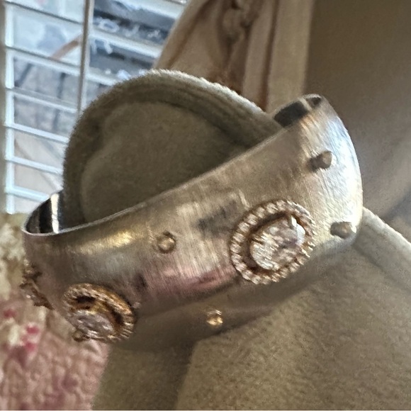 CUSTOM MADE BANGLE WITH SWAROVSKI CRYSTALS - Picture 4 of 5